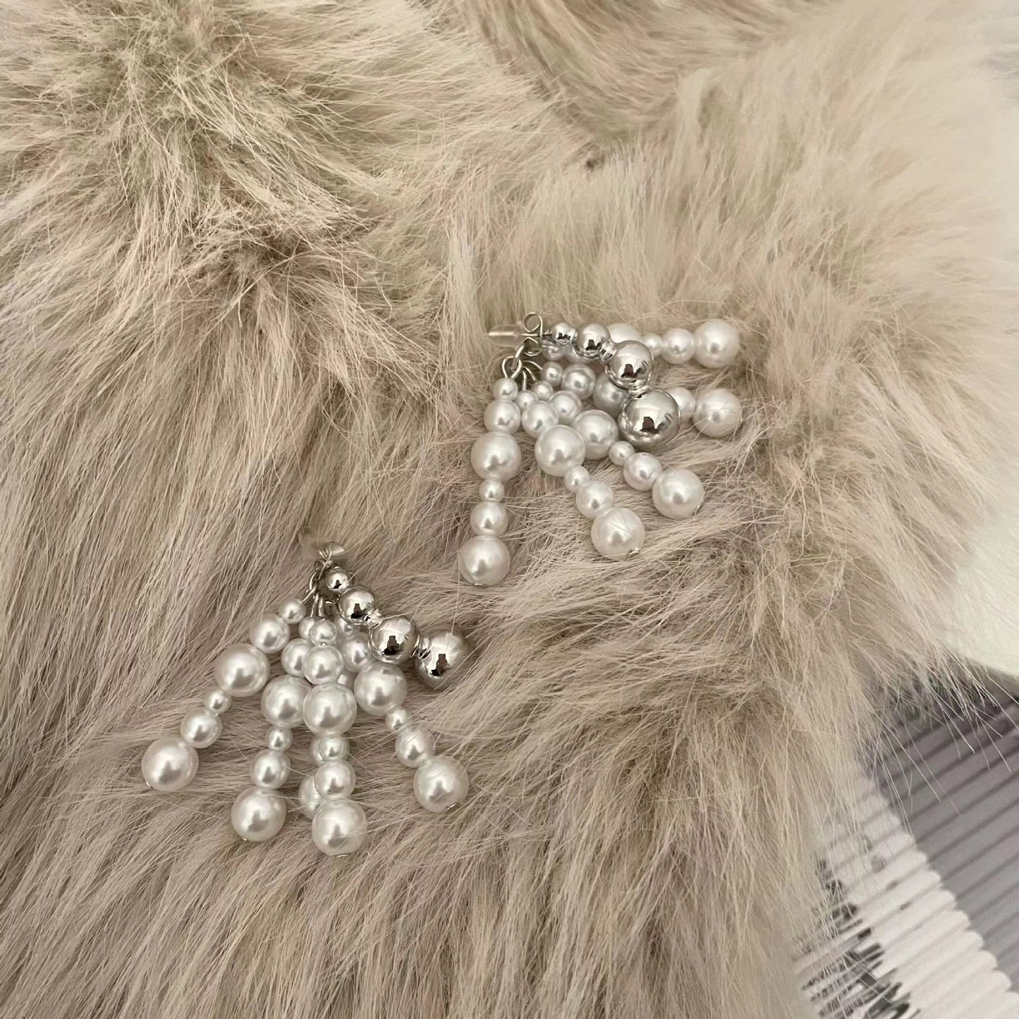 Large and small Pearl Beaded Earrings, light and luxurious metal Tassel Earrings