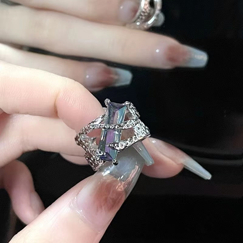 Thorn opening ring female dark zirconia ring