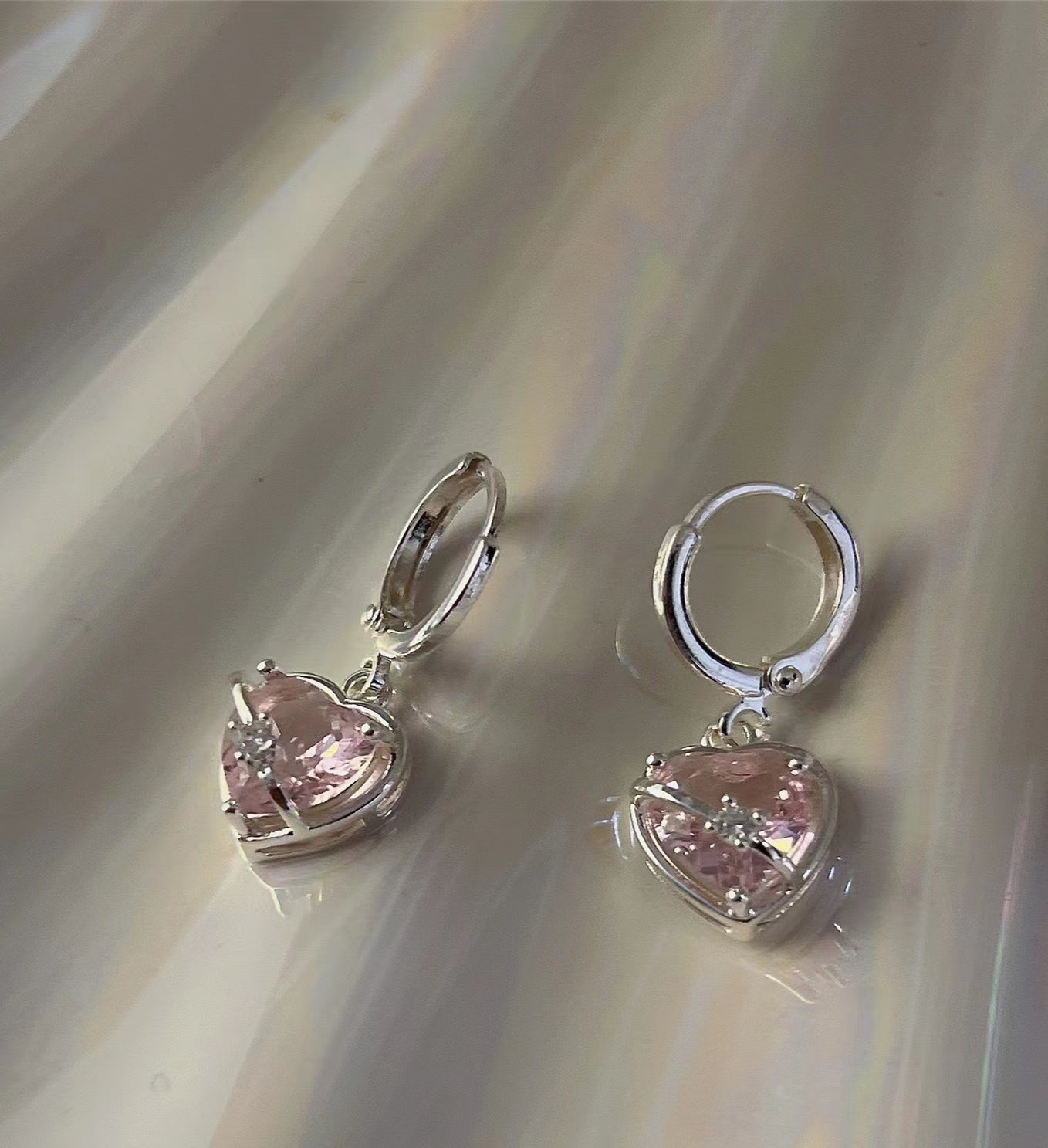 Imprisoned heart sweet wind Earrings Sparkle zircon inlaid smart girl Earrings