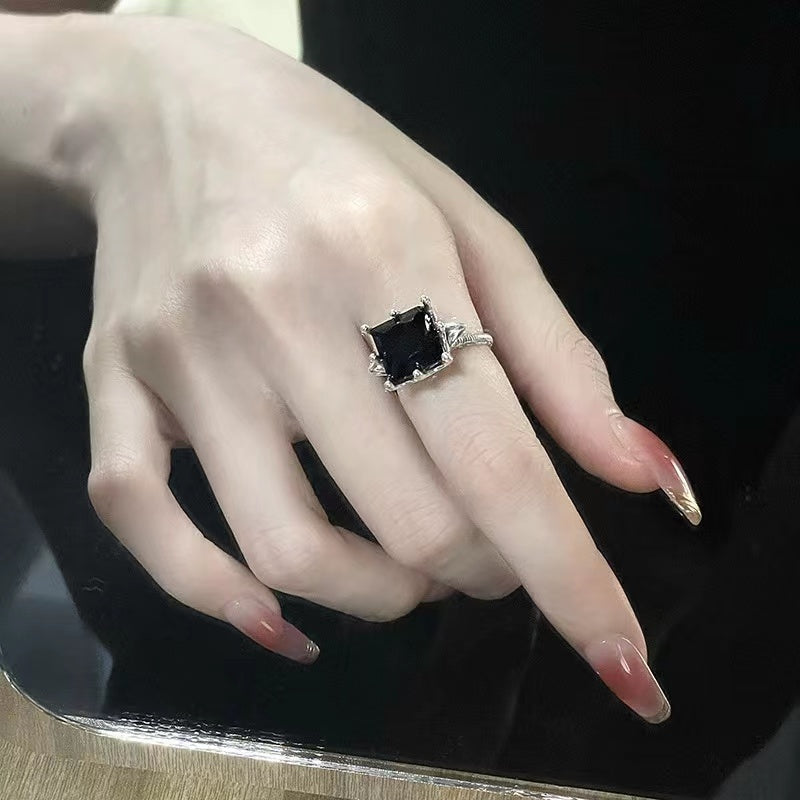 Niche design irregular French pleated texture ins dark style moonstone ring