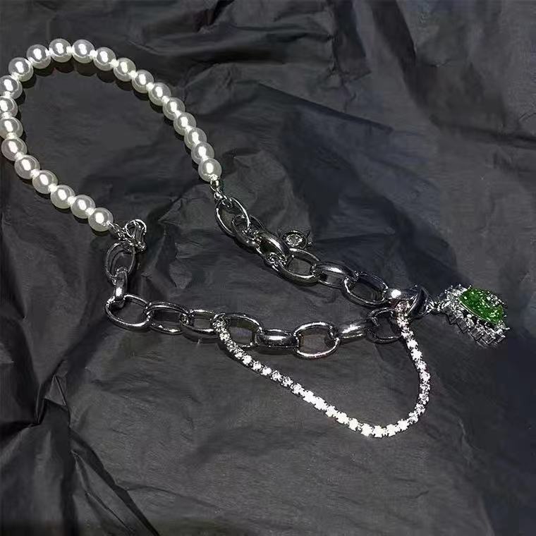 Cold wind green teardrop gemstone collarbone chain