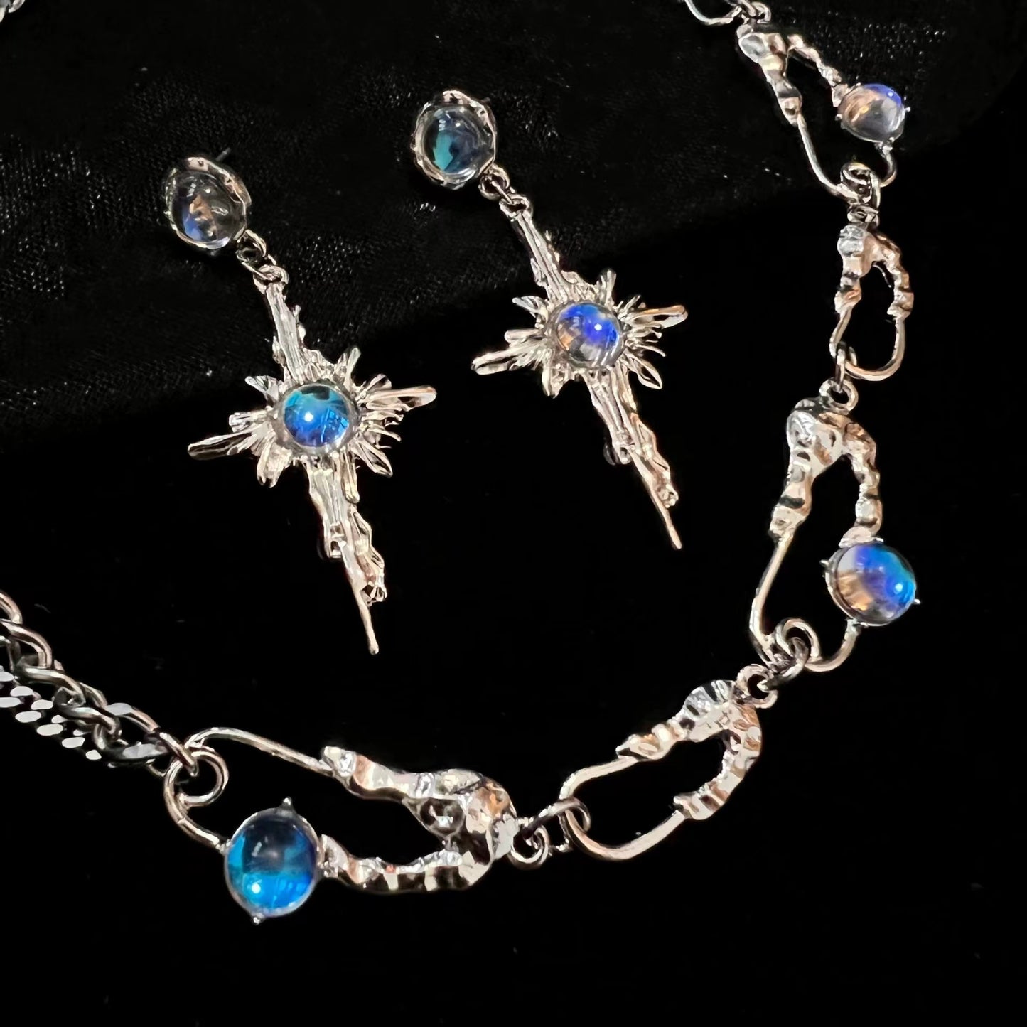 Moonstone starburst niche delicate gradient flow illusion pin necklace