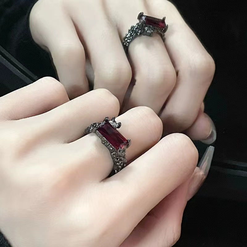 Thorn opening ring female dark zirconia ring