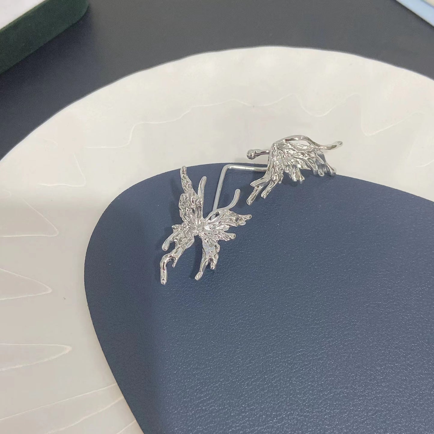 Sweet cool wind elf earrings double butterfly wings ear bone clips ear clips niche senior sense cold wind earrings earrings studs