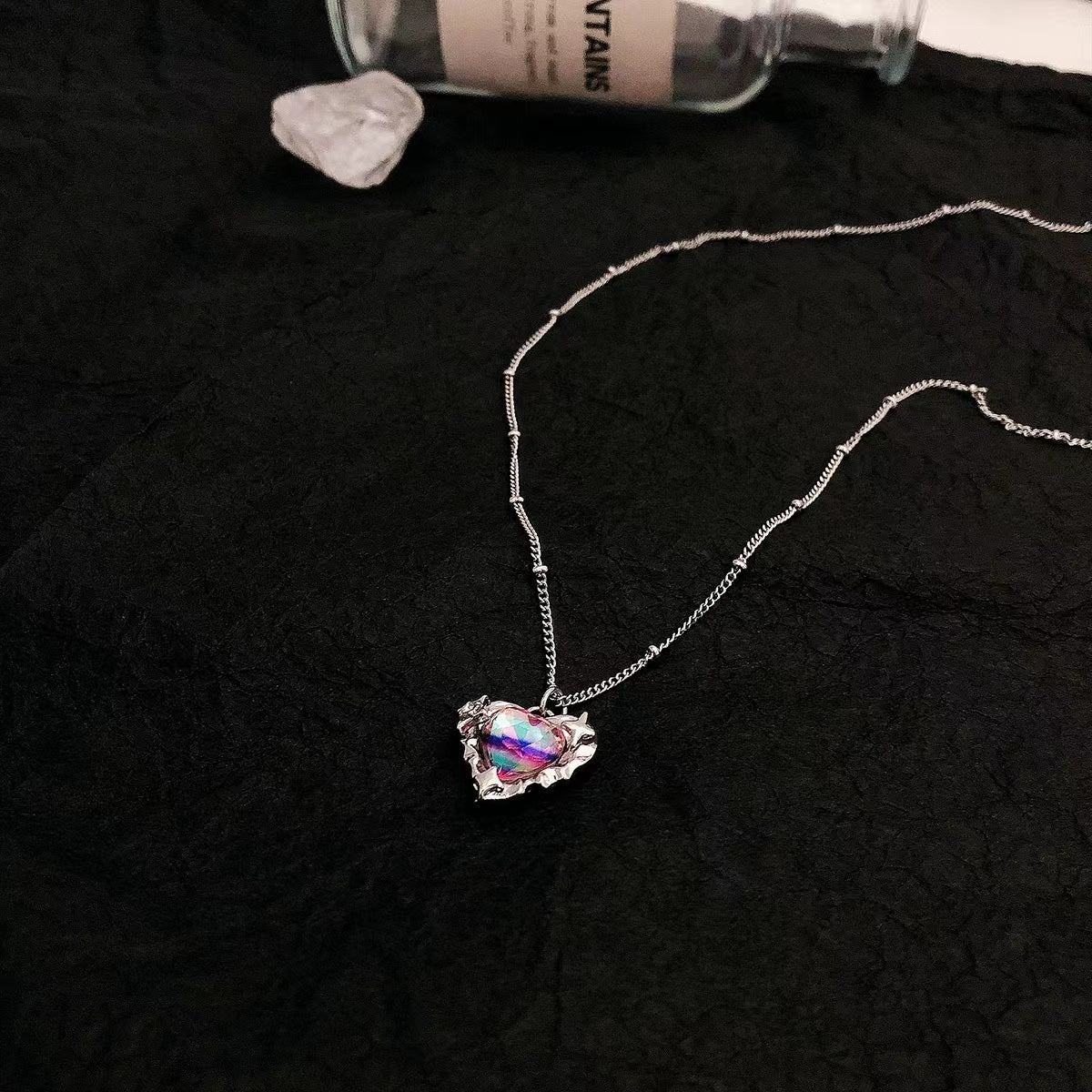 Simple and versatile colorful love zirconia necklace female light luxury ins niche design sense sweet cool wind temperament collarbone chain