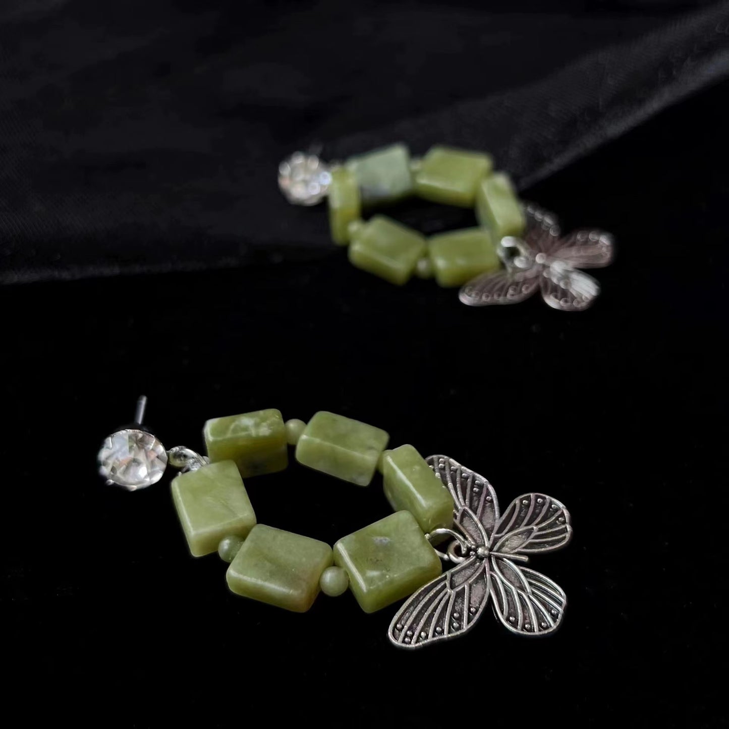 Original green handmade crushed stone special-shaped elbow Butterfly Earrings New Chinese retro niche Y2K