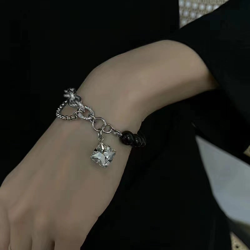 Niche design beads burst cat's eye stone light luxury tide cool spicy senior sense