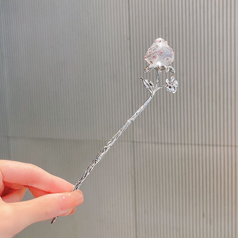 Sweet and cool strawberry design, small number of hairpins, high sense of temperament, retro Chinese coiled hairpin, simple modern hairpin woman
