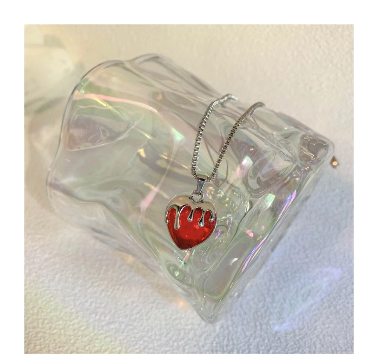 Strawberry love delicate necklace female tide cool spice senior design sense of light luxury niche clavicular chain