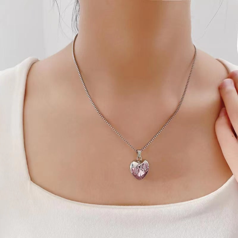 Strawberry love delicate necklace female tide cool spice senior design sense of light luxury niche clavicular chain