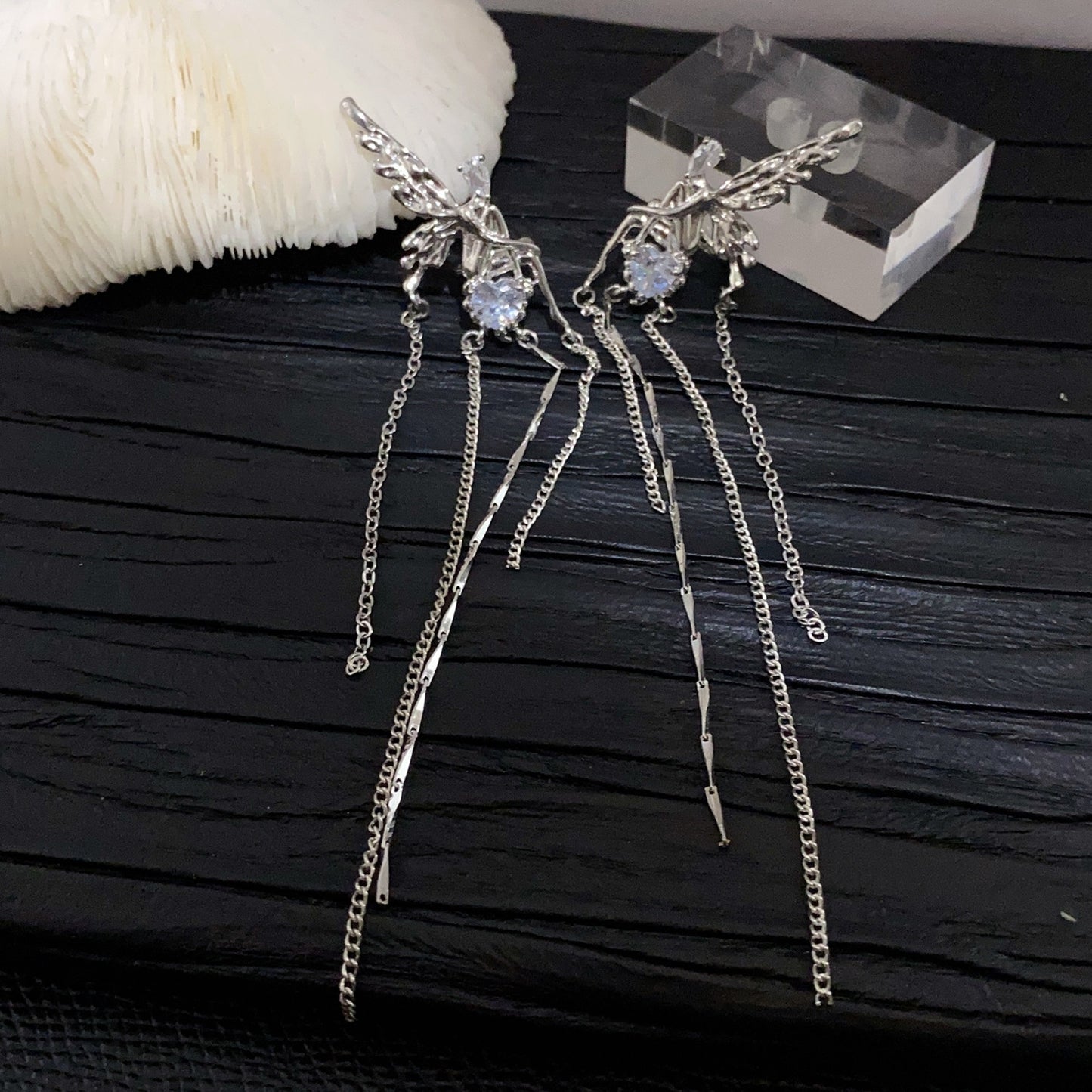 Angel Love Rhinestone Tassel Chain Ear Clip Feminine High quality Ear Clip Small number of design sense Earrings without ear holes