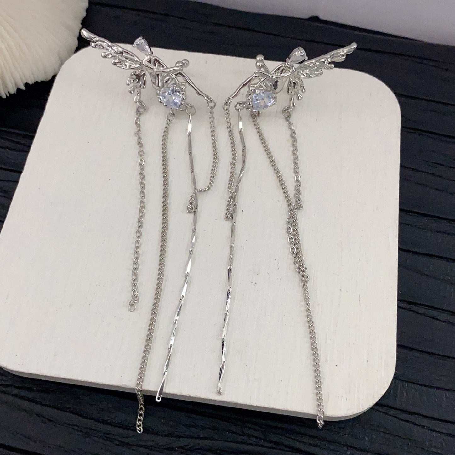 Angel Love Rhinestone Tassel Chain Ear Clip Feminine High quality Ear Clip Small number of design sense Earrings without ear holes