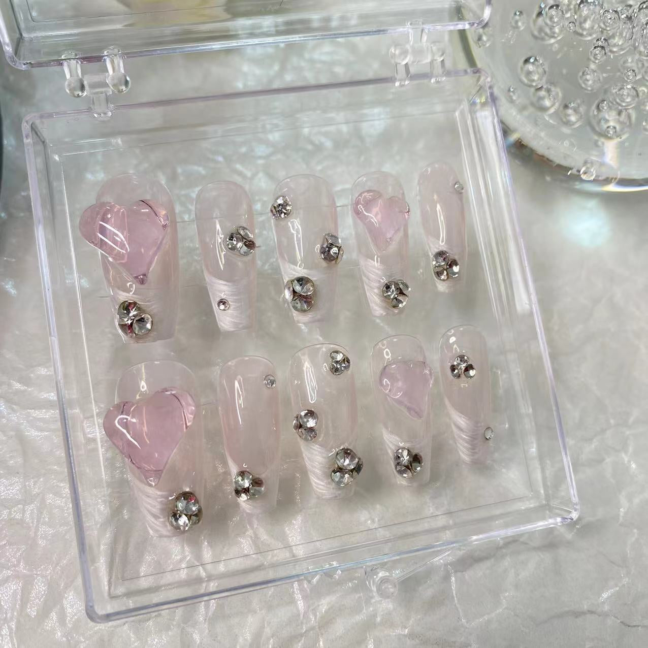 Hand wearing nail pile, drill pile, crooked heart, pure desire, pregnant women, students can use it, which can be disassembled, and it is convenient and quick