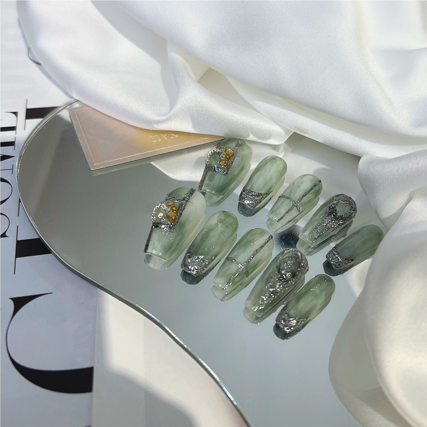 Wearing nail by hand 2022 new jade nail beauty halo dye light luxury autumn and winter mid long high-end customized products