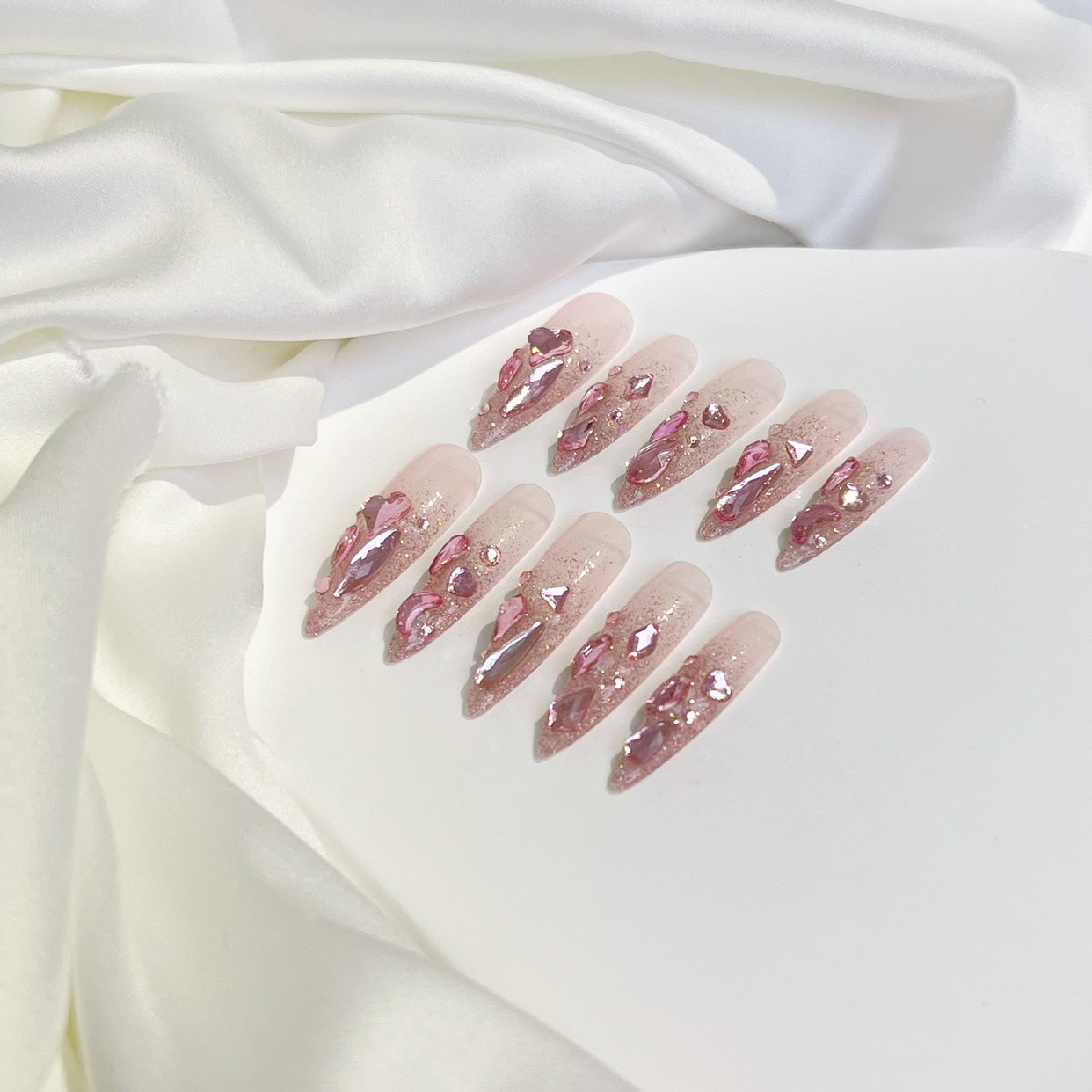 2022 New style of wearing nail, ice transparent, pure handmade nail enhancement, high-end feeling, pink diamond, explosive flash, summer wear