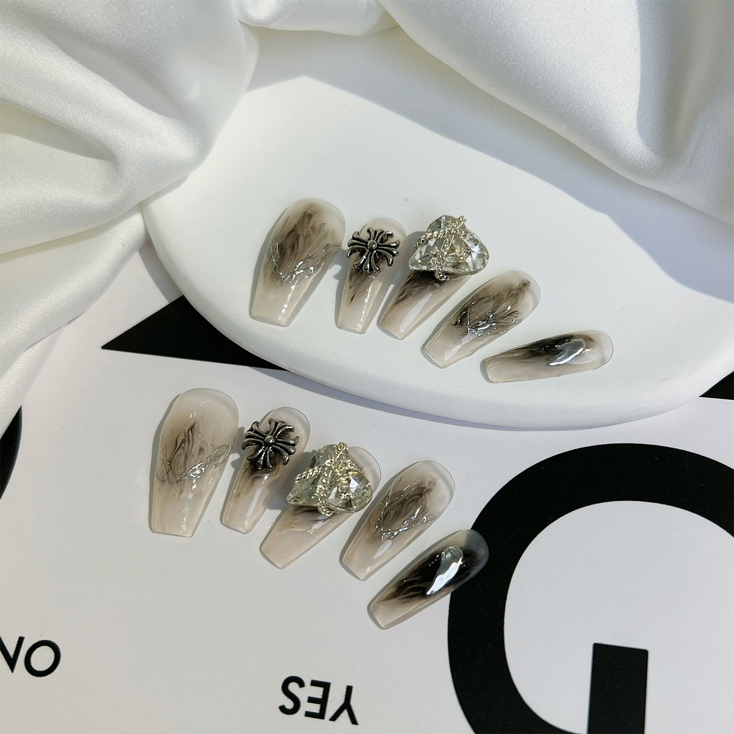 Wearing handmade armour 2022 new ink halo dyed black heart sealing punk cool light luxury high-grade customized finished products