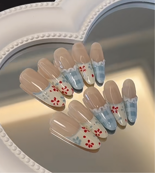 Chic Cottagecore Plaid & Floral Nail Set