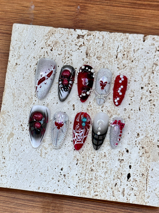 🕷️Gothic Spider and Web-Themed Nail