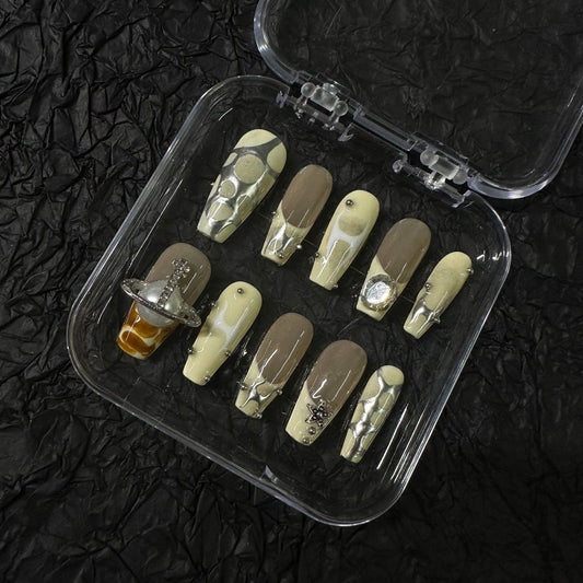 Pure handmade European and American nail enhancement, European and American style, metallic feeling, thorns, flames, ins lines, worn by the Western Empress Dowager