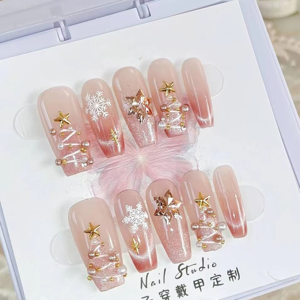 Christmas themed collaboration series, autumn and winter, with a sense of niche atmosphere. Handmade wearing armor, printed heavy-duty nail art