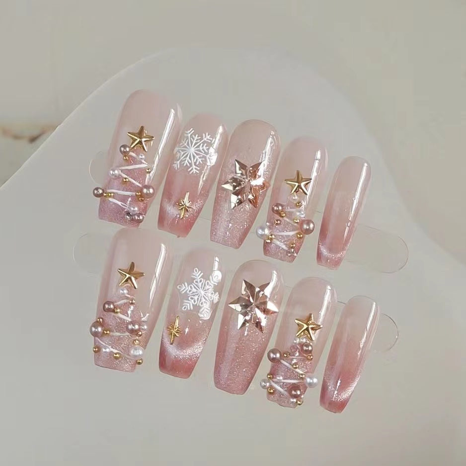 Christmas themed collaboration series, autumn and winter, with a sense of niche atmosphere. Handmade wearing armor, printed heavy-duty nail art