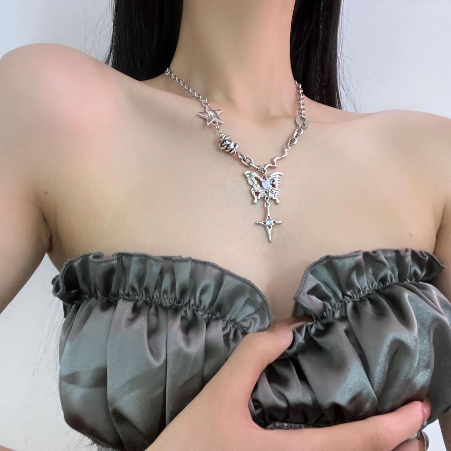 Star Coarse Chain Splice Butterfly Pendant Sweater Necklace for Women's Winter 2023 New Sweater Chain Small Crowd Collar Chain