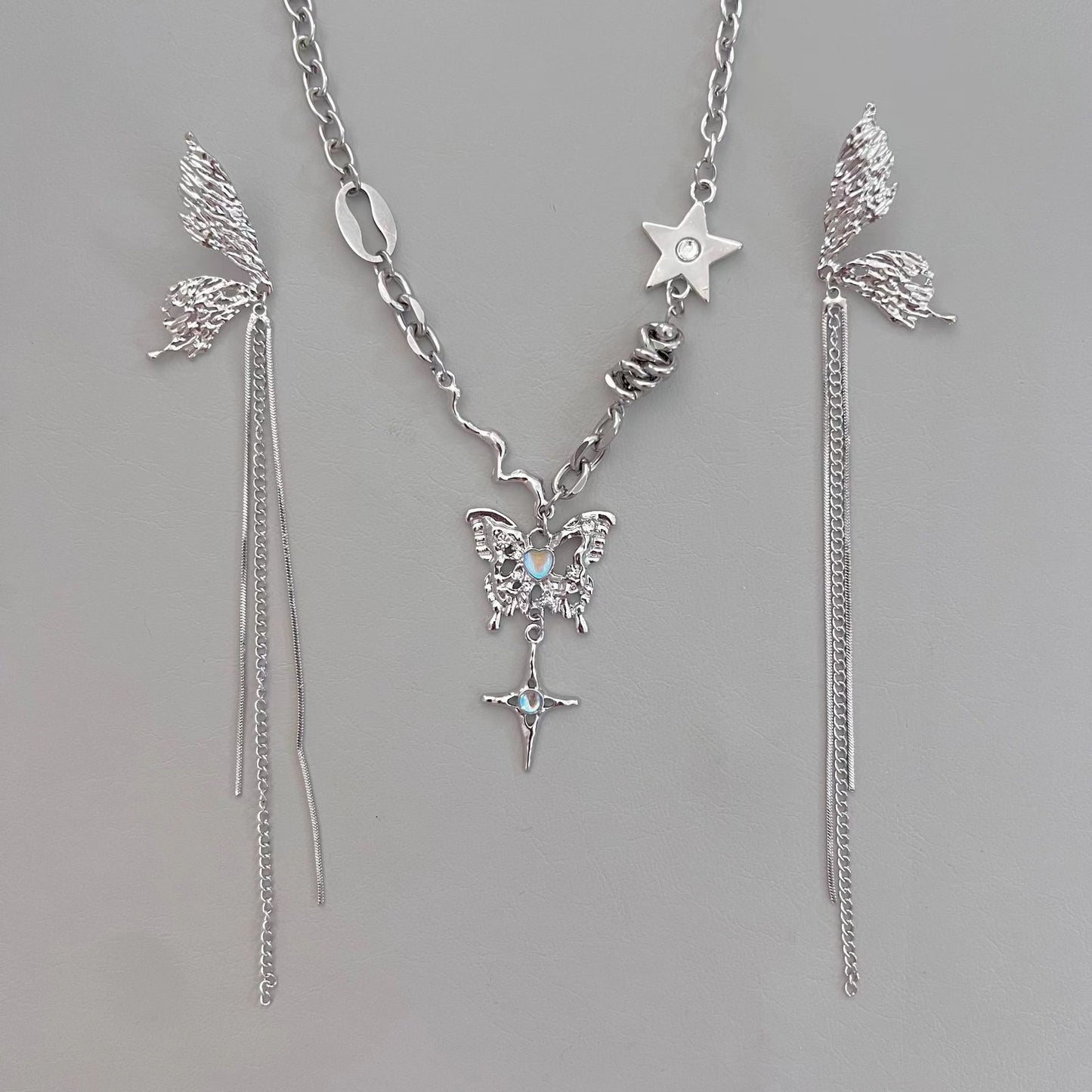 Star Coarse Chain Splice Butterfly Pendant Sweater Necklace for Women's Winter 2023 New Sweater Chain Small Crowd Collar Chain