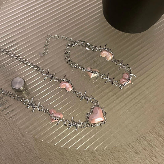 Romantic Peach Heart~Sweet Cool Thorn Love Necklace for Women with High Design Sense, Small and Luxury Y2K Pearl Collar Chain