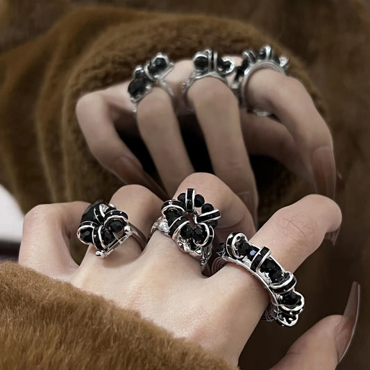 Original Black Poison Black Stone Ring with Small Design, Sweet and Cool Style, Simple and Advanced Sense, Personalized Ring for Male and Female Lovers