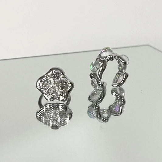 Homemade retro French luminous stone small ring designed by female minority for fashionable and exquisite temperament index finger ring