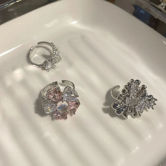 Flowers in Dreams Knock Immortal Qi, Small Flowers, Butterfly, Fireworks, Fragmented Ring Ornaments, Female Hand Jewelry, Ring Water Diamond, Sparkling Opening