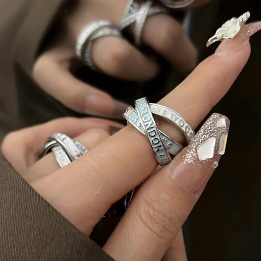 Extremely beautiful sharp goods gradual change ring Empress Dowager Vivienne rose gold pink three circle enamel Vivian ring