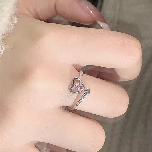 The Little Red Book is the same as the niche diamond inlaid love ring for female students and girls. The Heart Food Ring can be adjusted for the 2023 new model