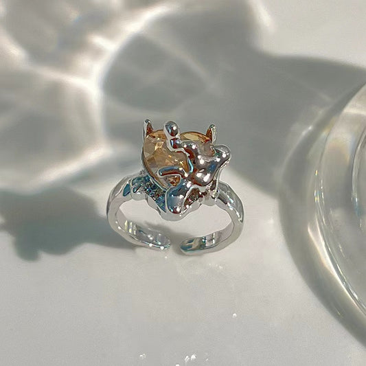 The Little Red Book is the same as the niche diamond inlaid love ring for female students and girls.