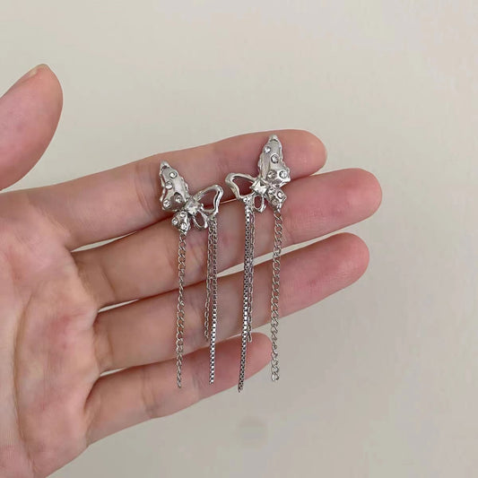 Luxurious and Unique Earrings 2022 New Long Butterfly Earrings with Small Design Sense, High Grade Cold Wind Earrings for Women