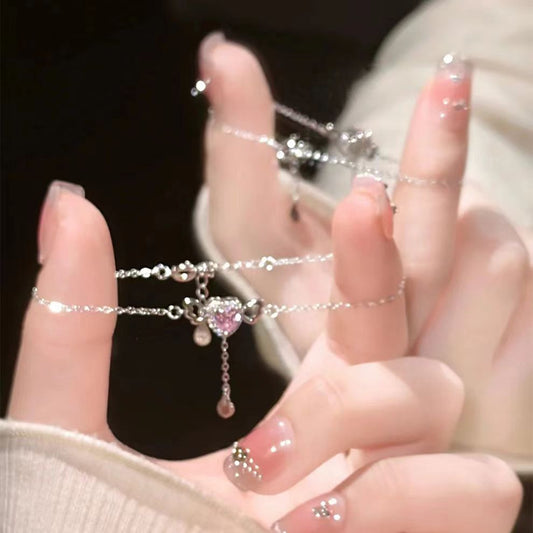 Flower trace love titanium steel necklace 2023 new popular light luxury niche collarbone chain women's high-end necklace accessories trend