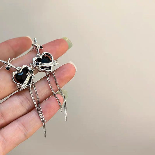 Sweet and Cool Exclusive~Lava Black Love Necklace for Women's Summer Internet Celebrity Spicy Girl Accessories with a Design Sense of Distinctive Collar Chain
