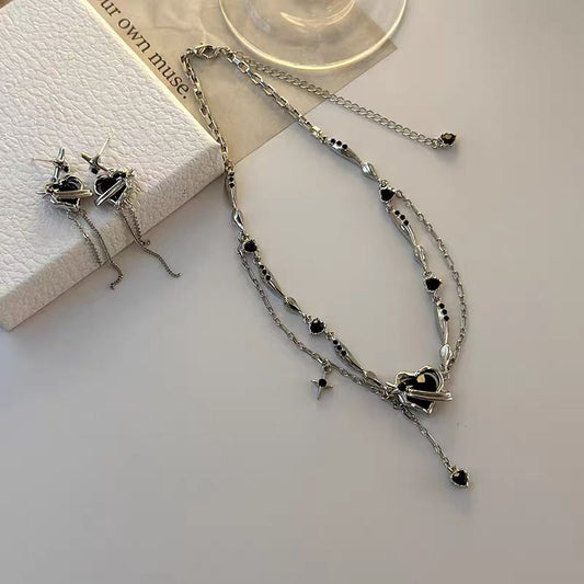 Sweet and Cool Exclusive~Lava Black Love Necklace for Women's Summer Internet Celebrity Spicy Girl Accessories with a Design Sense of Distinctive Collar Chain