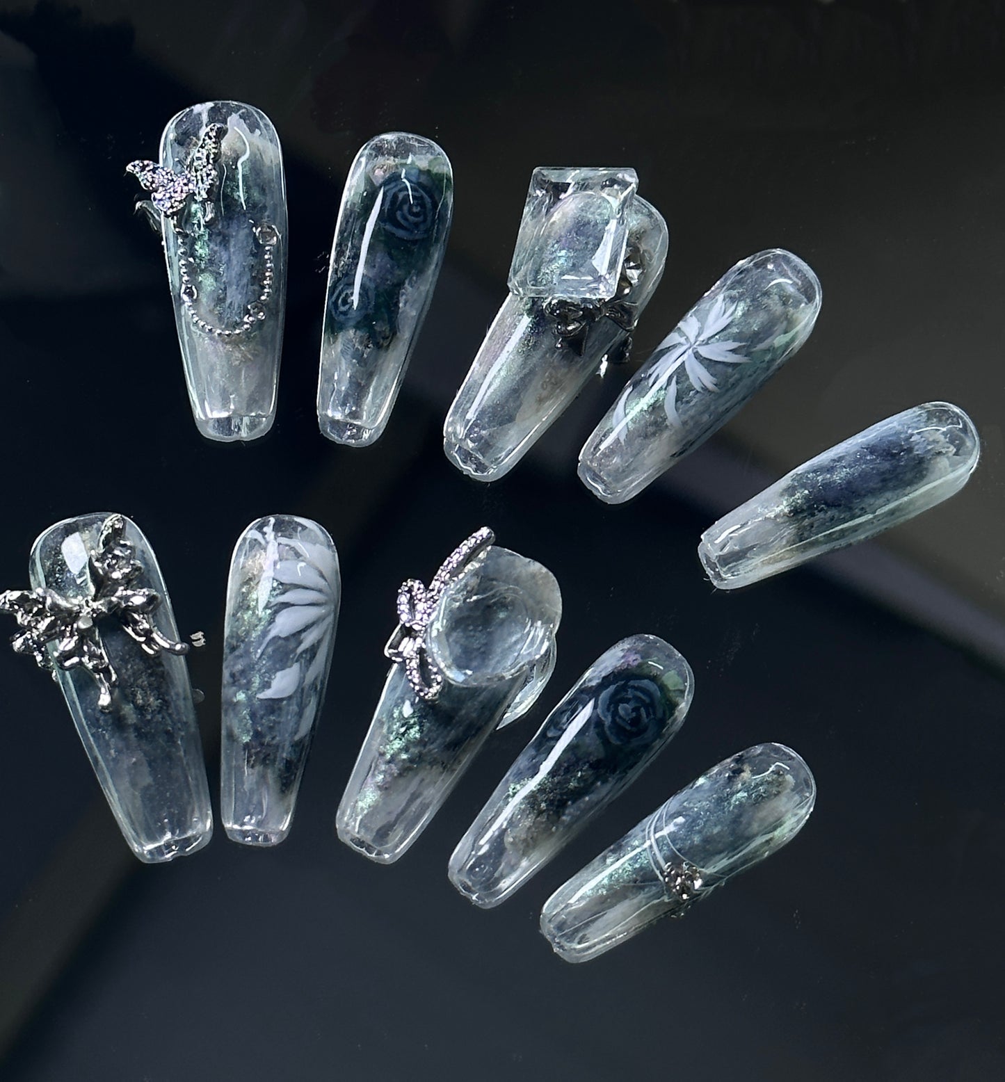 New style of blue halo nail art
