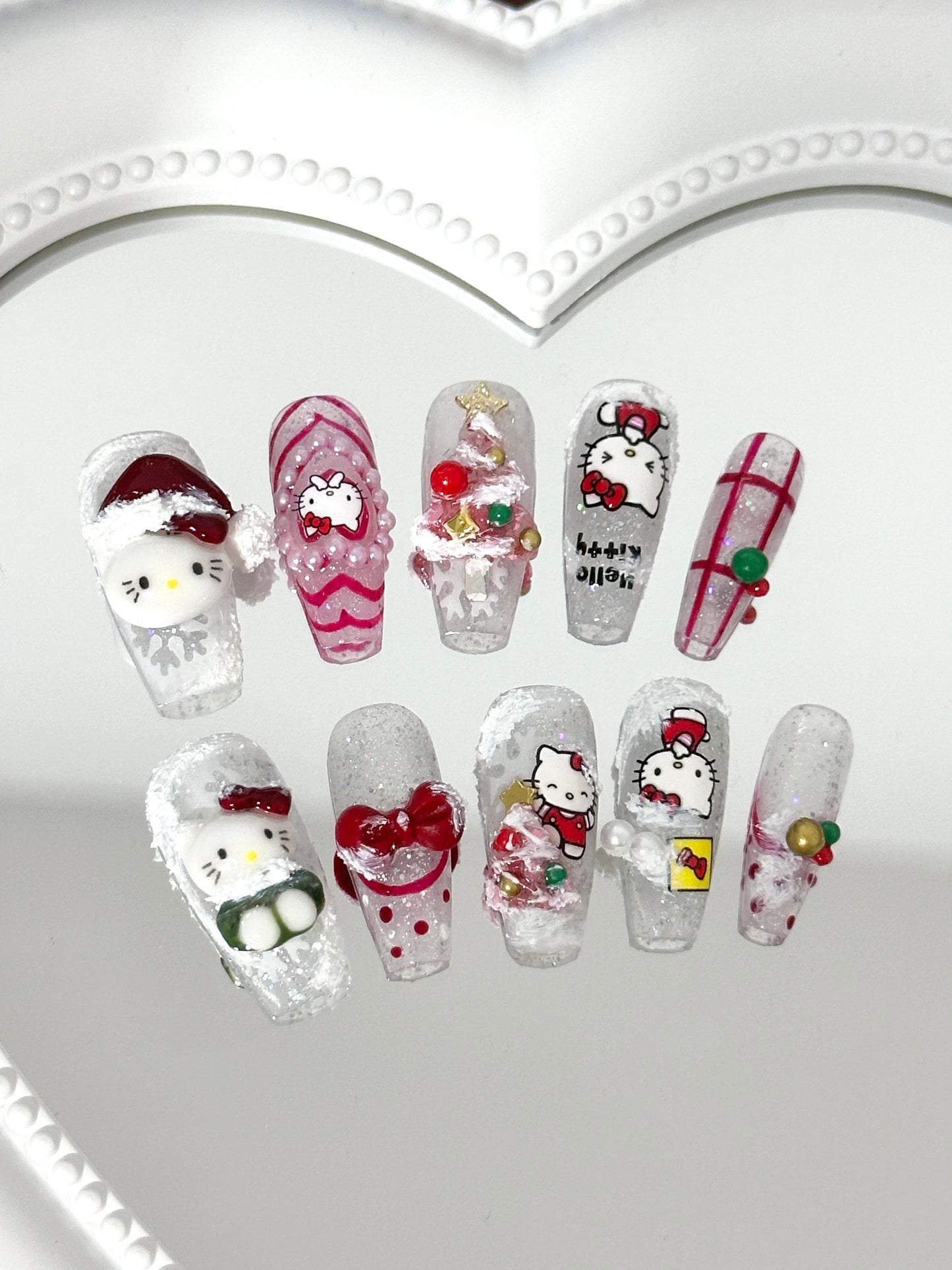 Festive Hello Kitty Christmas Nail Set