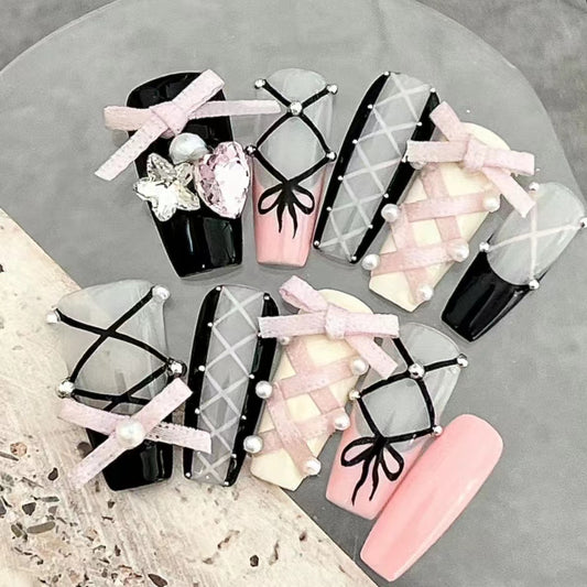 Wearing armor, ballet shoes, sweet and spicy girl, hand drawn bow, nail art
