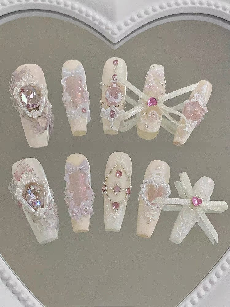 Rich palace nails