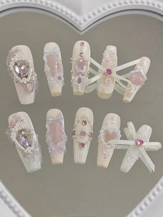 Rich palace nails