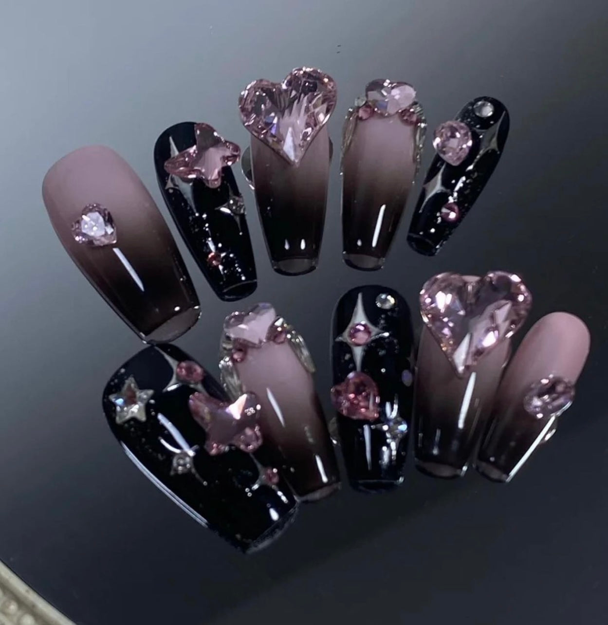 Black-pink love