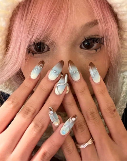 Elegant Ocean-Inspired Nail Se