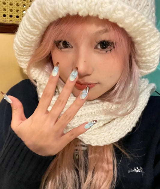 Elegant Ocean-Inspired Nail Se