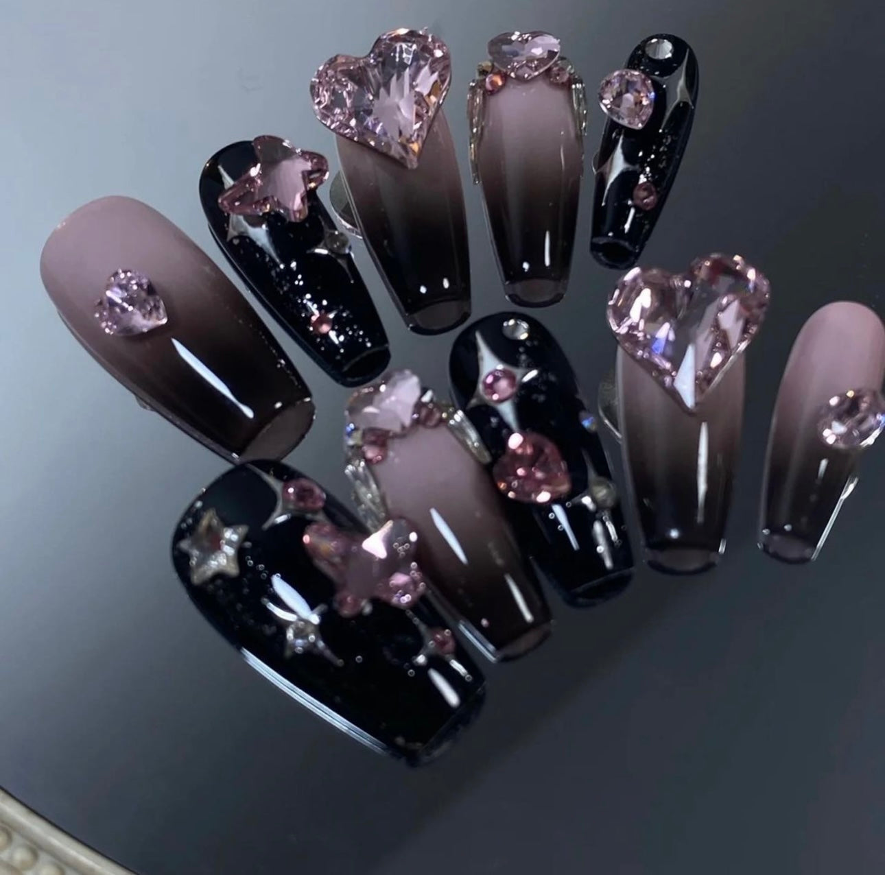 Black-pink love