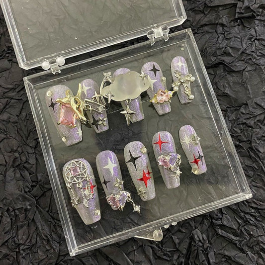 Luxury and high-end purple cat eye explosive flash display, white clouds, four pointed stars, wearing removable armor