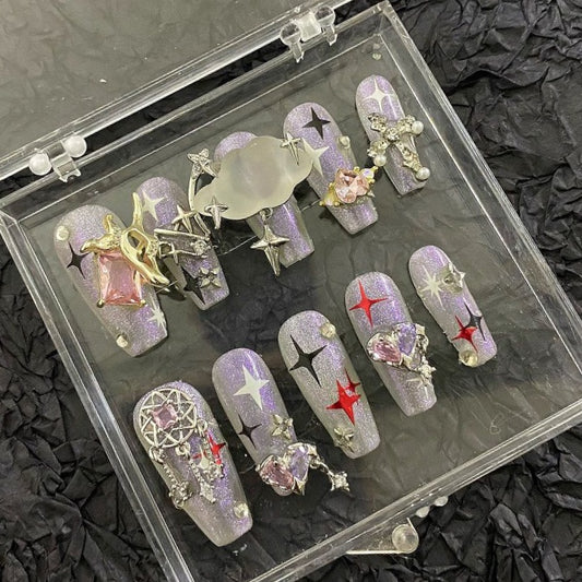 Luxury and high-end purple cat eye explosive flash display, white clouds, four pointed stars, wearing removable armor
