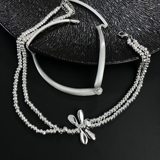 European and American niche design feels cold and indifferent, geometric curved hook pearl necklace is light and luxurious, and high-end chain necklaces are trendy for women